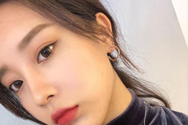 Làm thon gọn mặt với 4 bước trang điểm cơ bản