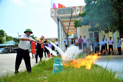 Photos: Set up and drill of the firefighting and rescue points at public and inter- residential area in Hai Ha Commune