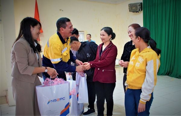 Xuân chia sẻ, Tết sum vầy!