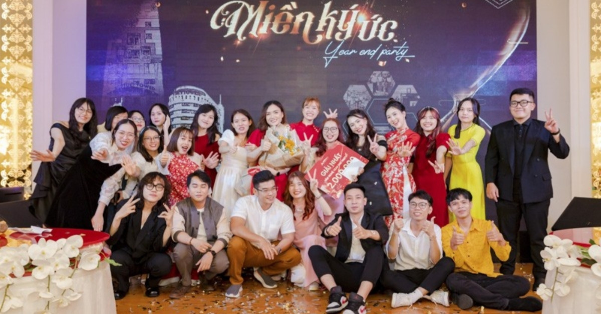 Tại sao nên có quà tặng Year End Party cho doanh nghiệp?