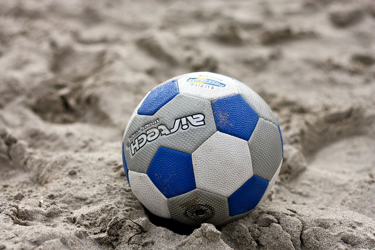 6 điểm giống nhau thú vị giữa bóng đá bãi biển với 'người anh em' futsal