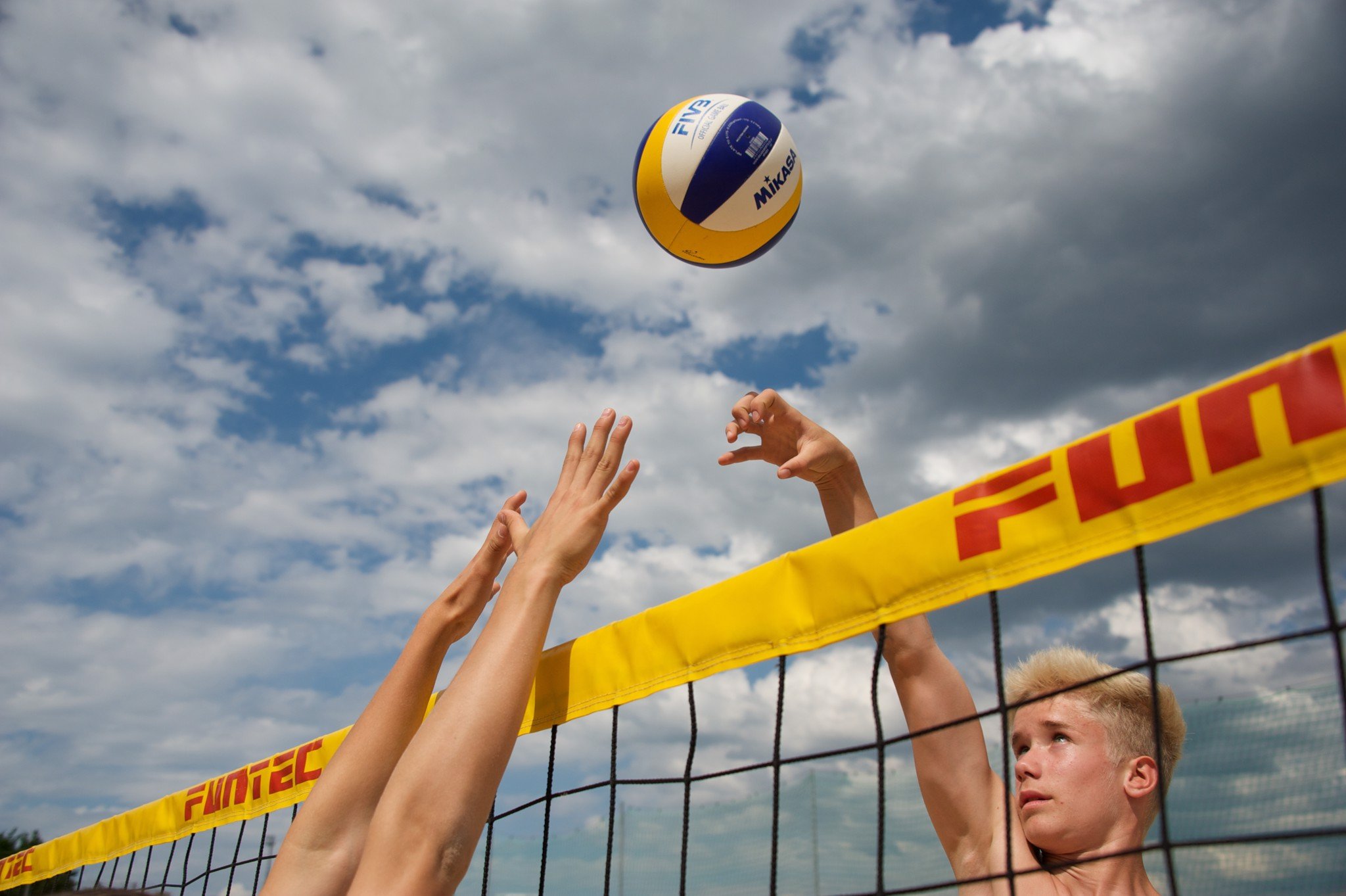 5 lỗi 'kinh điển' cần tránh khi chơi bóng chuyền bãi biển
