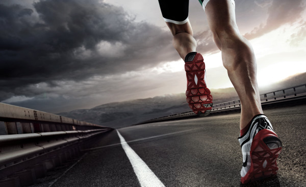 Muốn giảm cân, nên chạy nhanh hay chạy xa?