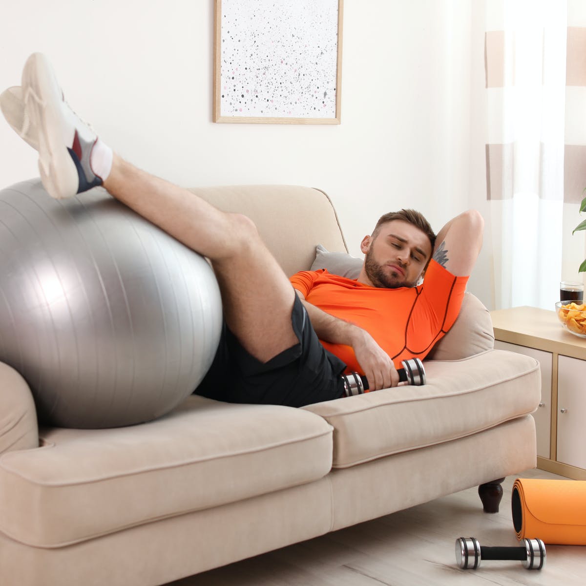 Mất động lực tập thể dục tại nhà? 6 cách sau đây sẽ giúp bạn nhấc mông khỏi giường và lao vào tập luyện
