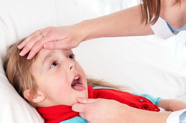 CÁCH PHÒNG VIÊM HỌNG HÈ CHO TRẺ