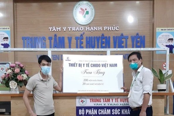 CHIDO TRAO ỦNG HỘ 20 NHIỆT KẾ ĐIỆN TỬ VÀ 4.000 KHẨU TRANG TIẾP SỨC CHO BẮC GIANG CHỐNG DỊCH