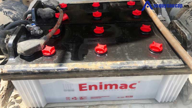 Ắc quy nước Enimac N150 12v 150Ah lắp đặt xe tải Hyundai