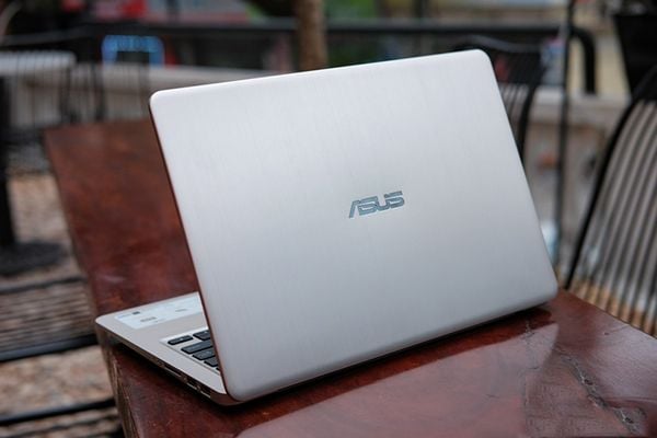 Laptop ASUS VivoBook S14 S410UN-EB279T thiết kế