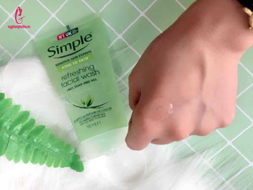 thành phần Sữa rửa mặt dạng gel Simple Kind To Skin Refreshing Facial Wash Gel