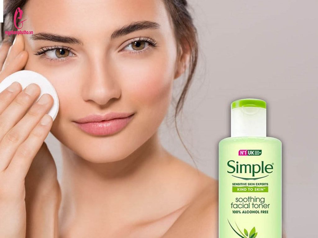Nước Hoa Hồng Simple Sensitive Skin Experts Soothing Facial Toner