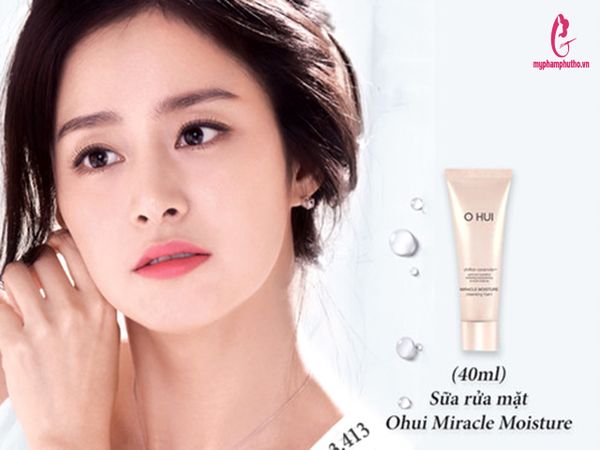 Sư dụng Rửa Mặt Ohui Trắng Hồng Miracle Moisture Cleansing Foam 40ml