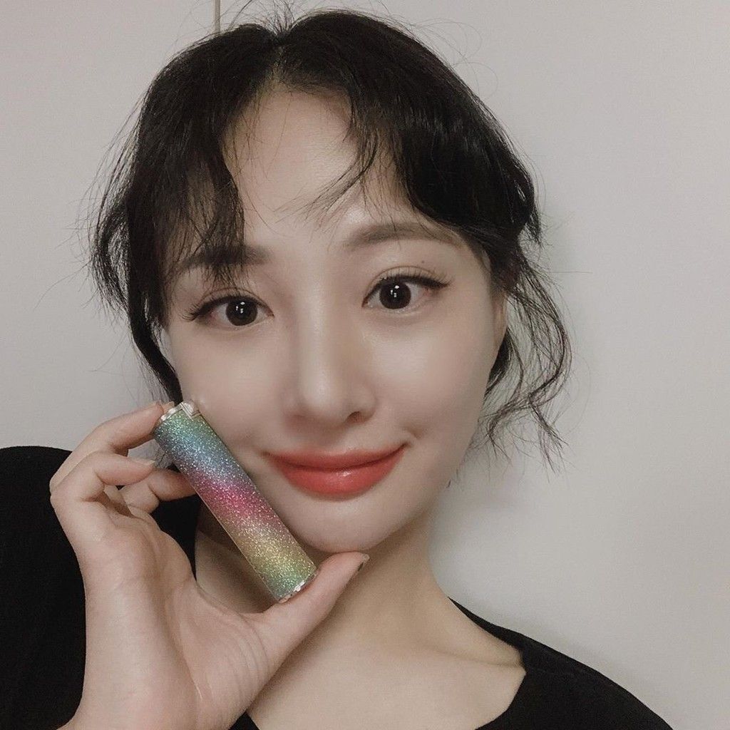 Son dưỡng đổi màu YNM Rainbow Honey Lip Balm