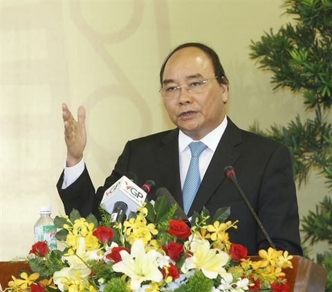Chủ tịch – Tổng Giám đốc TrungThành Phí Ngọc Chung gặp gỡ Thủ tướng Nguyễn Xuân Phúc trong Hội nghị Doanh nghiệp Việt Nam 2016