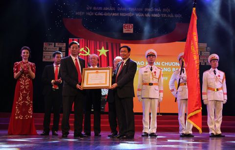 TrungThành vinh danh là “Thương hiệu tiêu biểu” nhân dịp 20 năm thành lập Hiệp hội các doanh nghiệp vừa và nhỏ thành phố Hà Nội