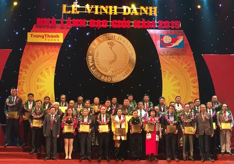 Chủ tịch – Tổng Giám đốc Phí Ngọc Chung được vinh danh TOP 100 Nhà lãnh đạo giỏi 2015