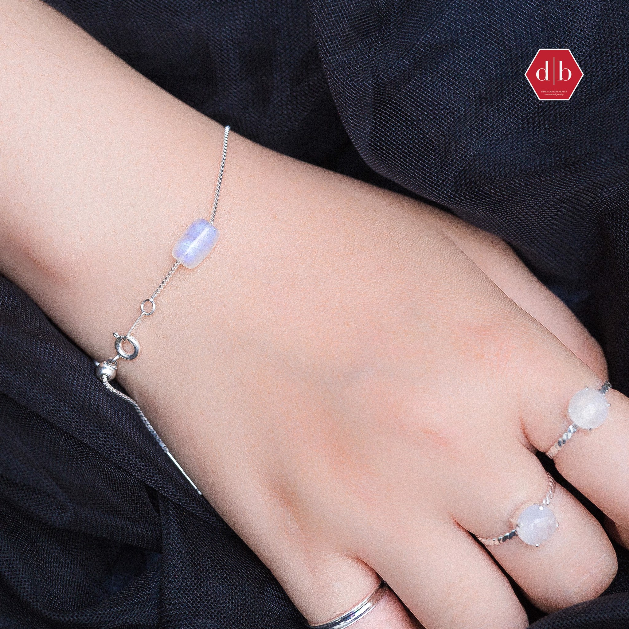 Lu thống đá Moon Stone chiêu tài lộc và kích hoạt tình duyên