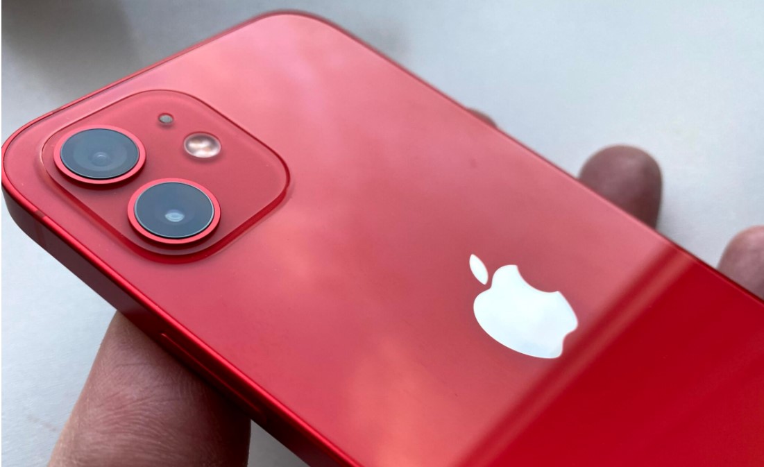 Mở hộp iPhone 12 phiên bản màu đỏ (Product RED): Muốn thốt lên lời yêu còn bỏ ngỏ!