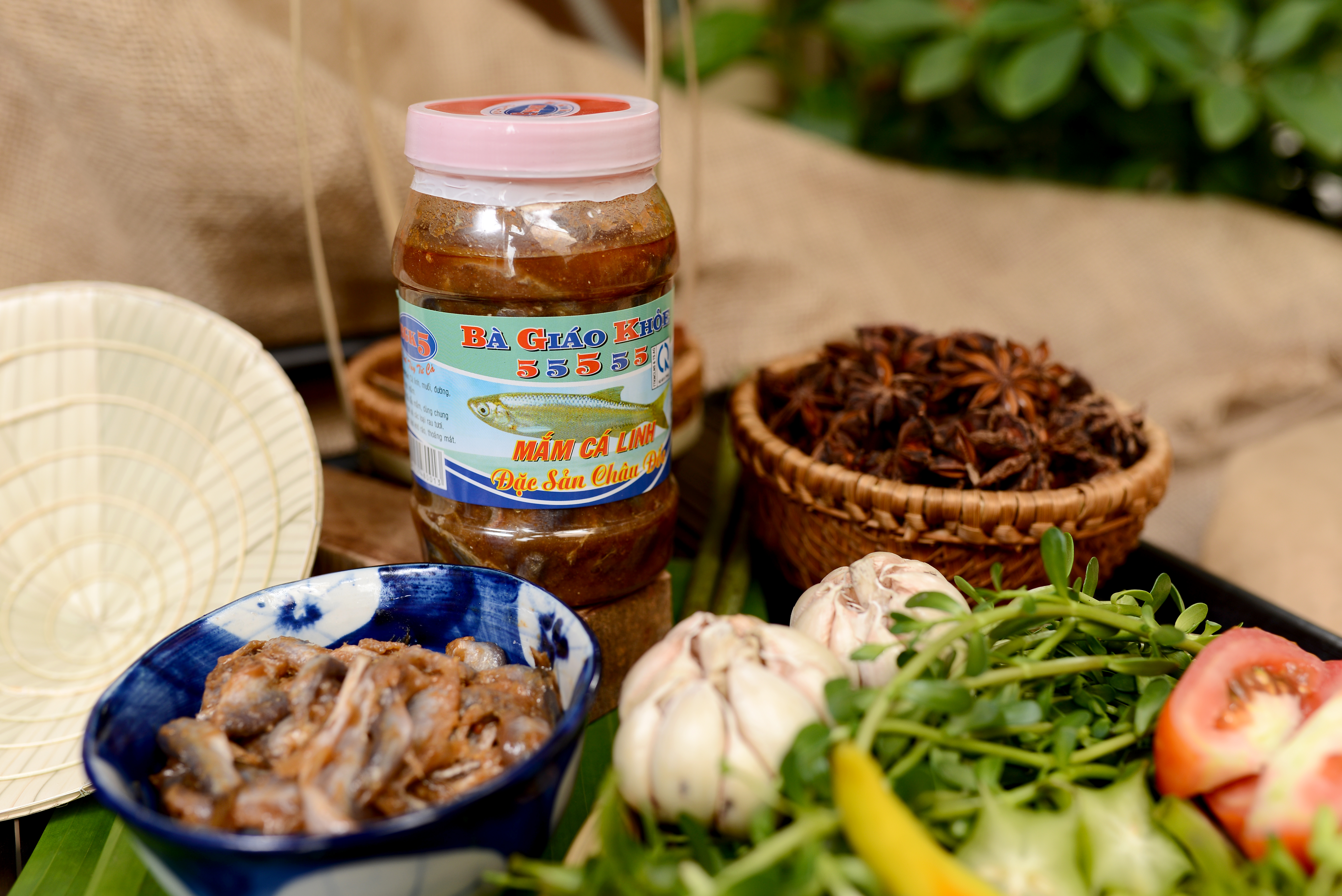 hủ mắm cá linh thơm ngon đặc sản miền tây