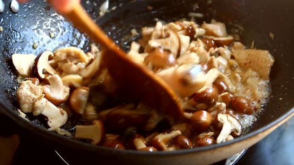 Xào Nấm Hương
