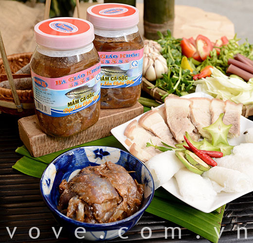 khám phá món mắm cá sặc đặc sản tại miền tây nè