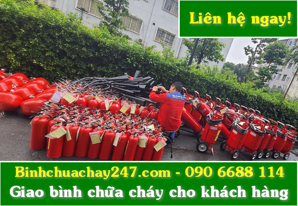 Giao bình chữa cháy cho khách hàng