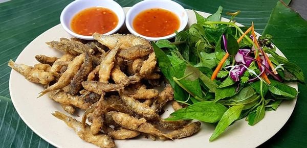 Khô cá linh chiên giòn – Chấm mắm me