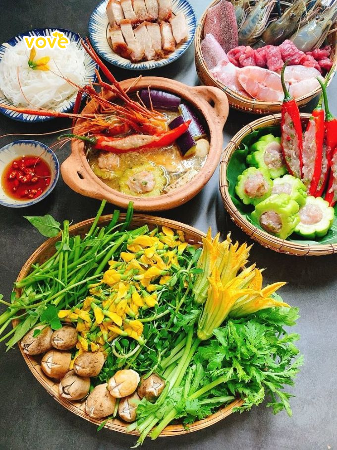 chuẩn bị các nguyên liệu làm bún mắm