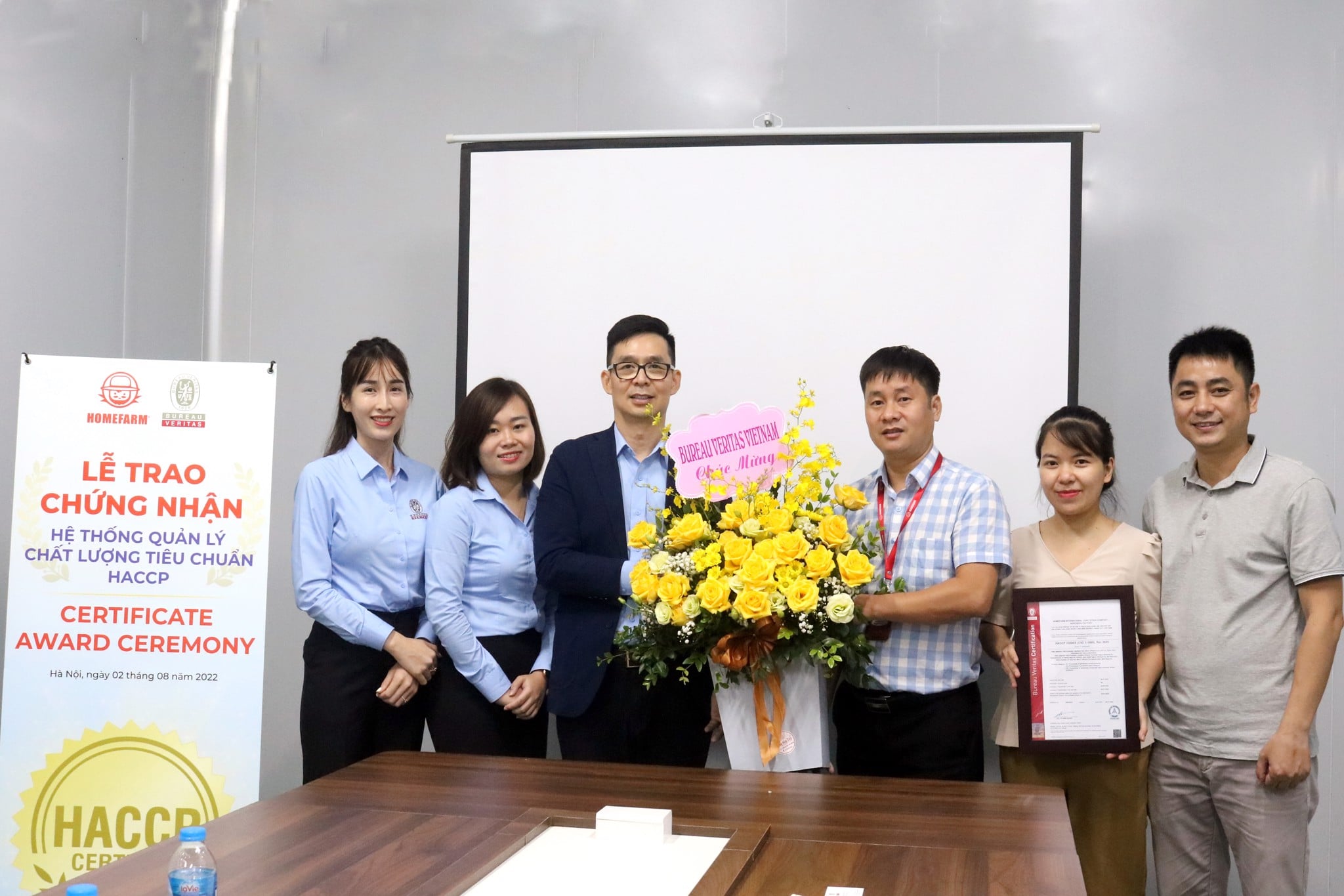 Nhà máy sản xuất của Công ty Cổ phần Quốc tế Homefarm đón nhận Giấy chứng nhận HACCP từ Bureau Veritas Việt Nam