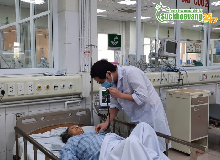 Nhập viện cấp cứu vì uống thuốc nam 