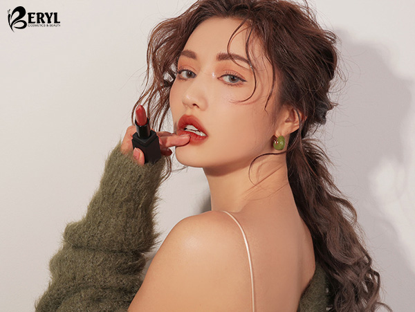 Son 3CE 909 Smoke Rose Vỏ Đen Lipcolor Matte Màu Đỏ Đất