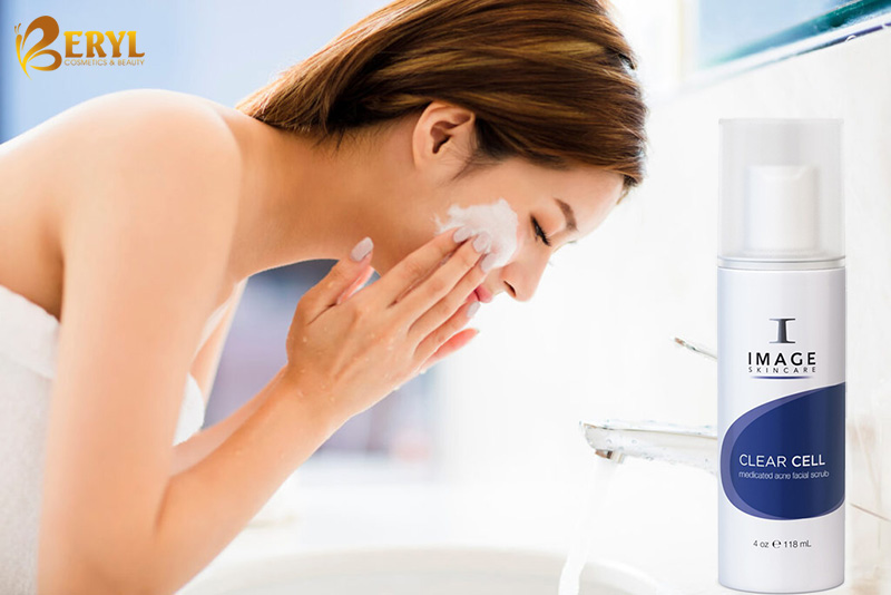 Sữa rửa mặt trị mụn