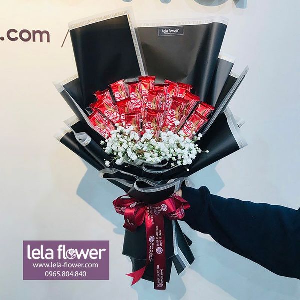 Bó hoa Kitkat gói giấy đen
