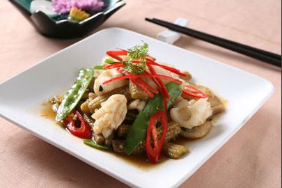 món ngon, tiệc cuối năm, da cá basa, salad,  cá cơm sấy giòn, cá chỉ vàng chua ngọt, cá đù cháy tỏi, nấm đông cô,đông trùng hạ thảo