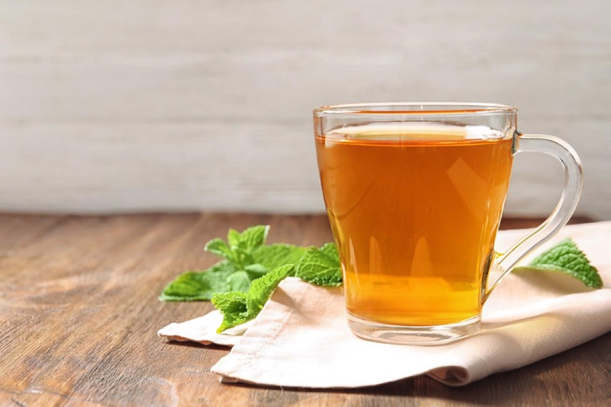 trà bạc hà trà thảo mộc nên uống vào mùa hè