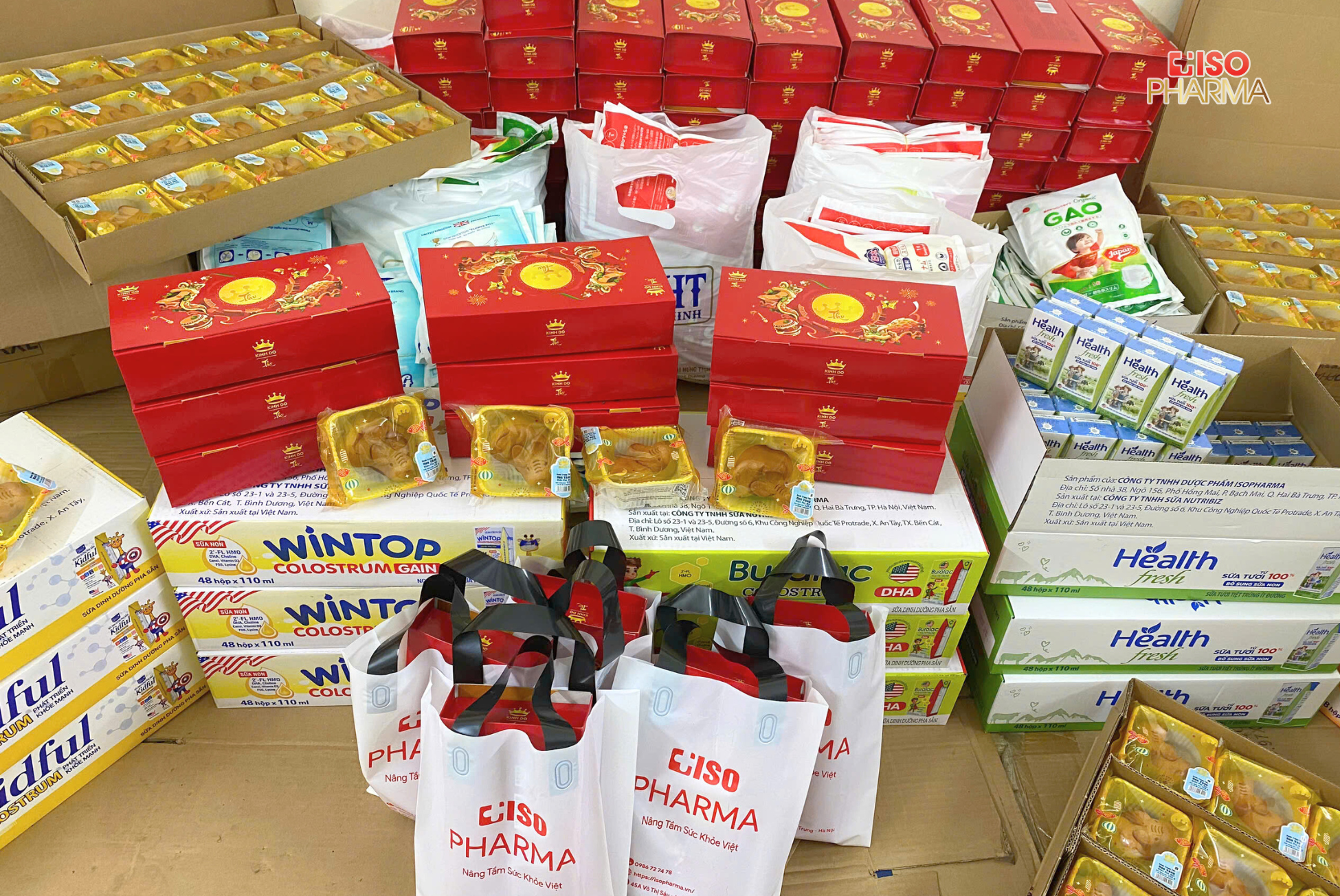 Isopharma Chung Tay Hỗ Trợ Đồng Bào Miền Bắc Vượt Qua Lũ Lụt