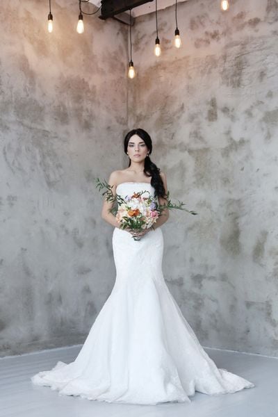 Xu hướng váy cưới đơn giản lên ngôi năm 2023 - VÁY CƯỚI CAO CẤP LINH NGA  BRIDAL