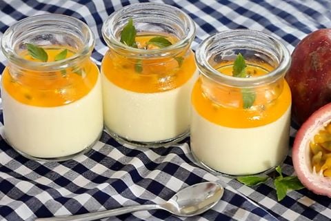 Mách bạn một chiếc công thức  làm bánh Panna Cotta siêu thơm ngon
