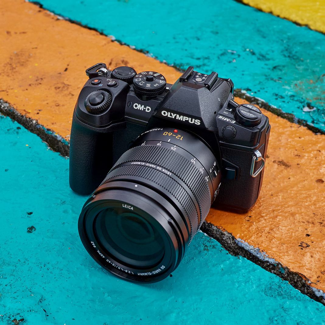 PANASONIC LEICA 1260MM F/2.84.0 vs. OLYMPUS M.ZUIKO 1240MM F/2.8