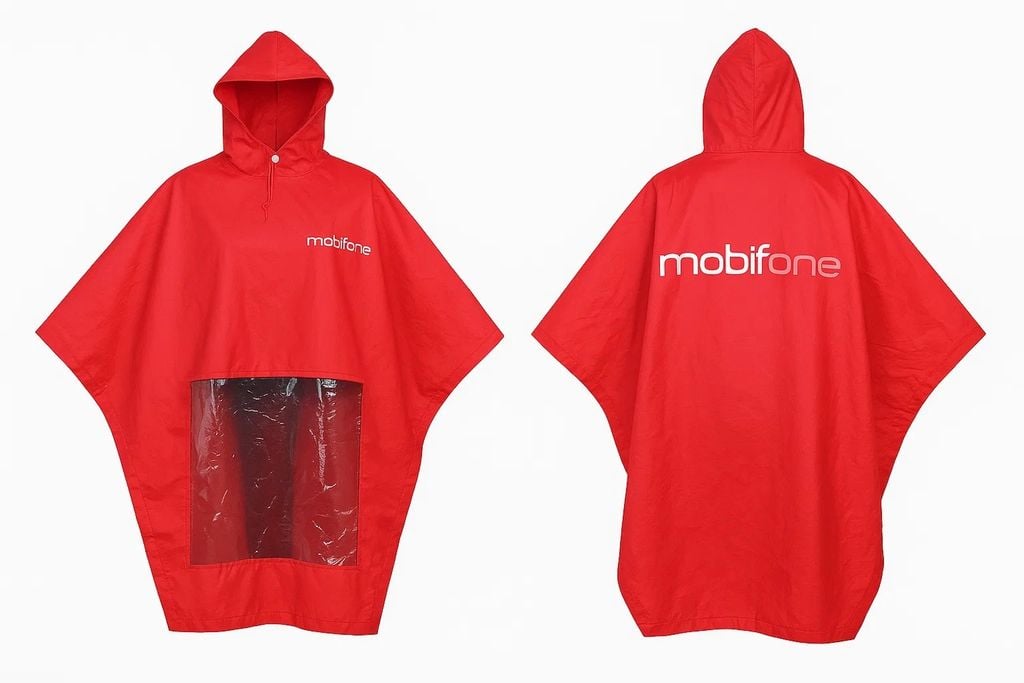 Áo mưa Mobifone được in với logo và màu sắc thương hiệu đặc trưng