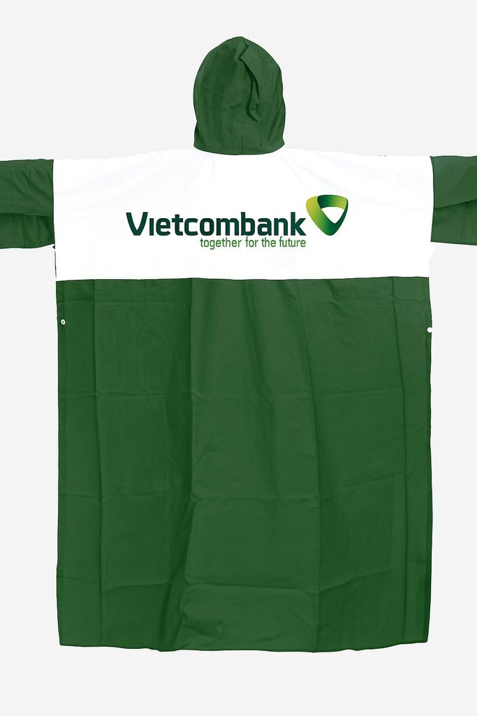 Áo mưa Vietcombank sử dụng font chữ sắc nét, không nhòe, được căn giữa