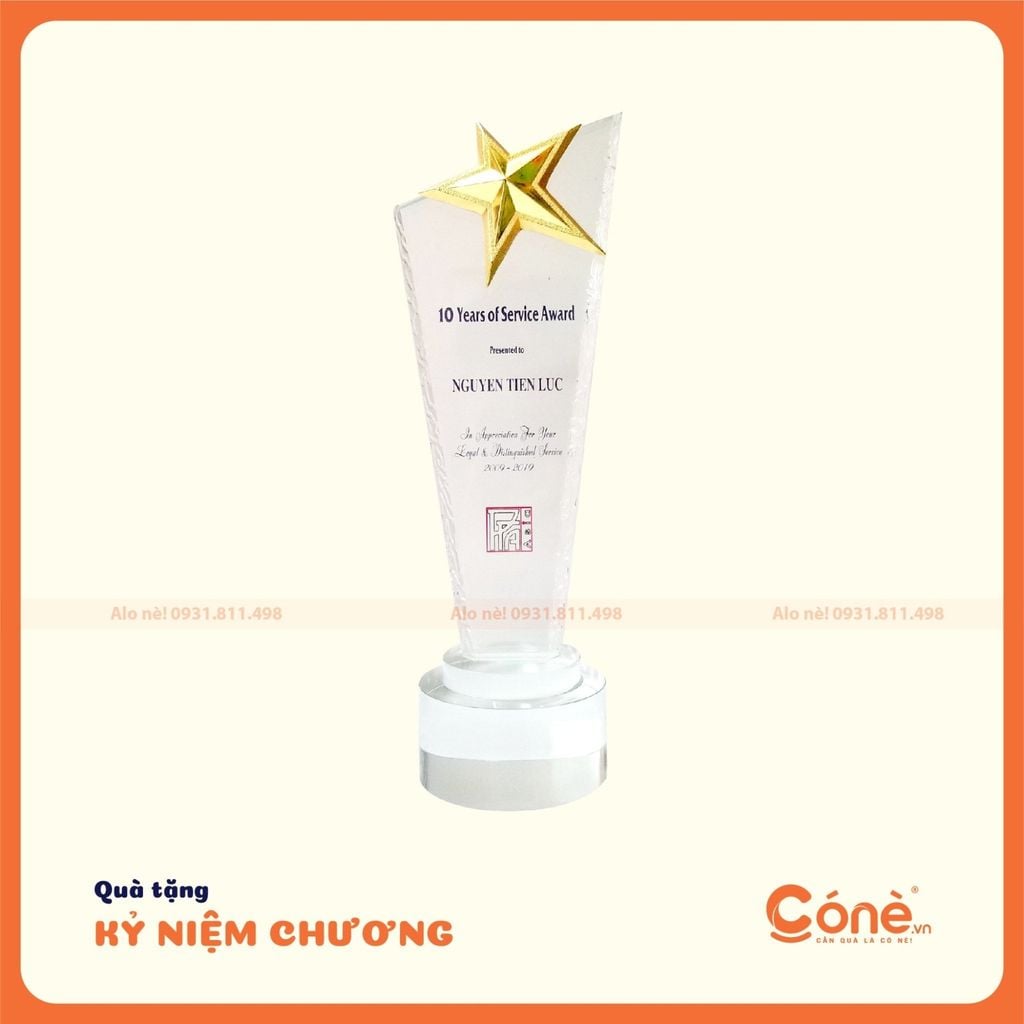 Cúp lưu niệm là quà tặng mang ý nghĩa đặc trưng