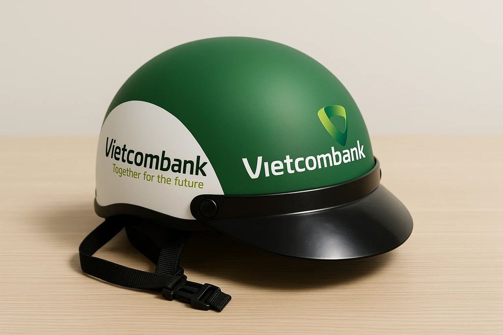 Mũ bảo hiểm Vietcombank có thiết kế phần xanh phối trắng chuẩn màu thương hiệu