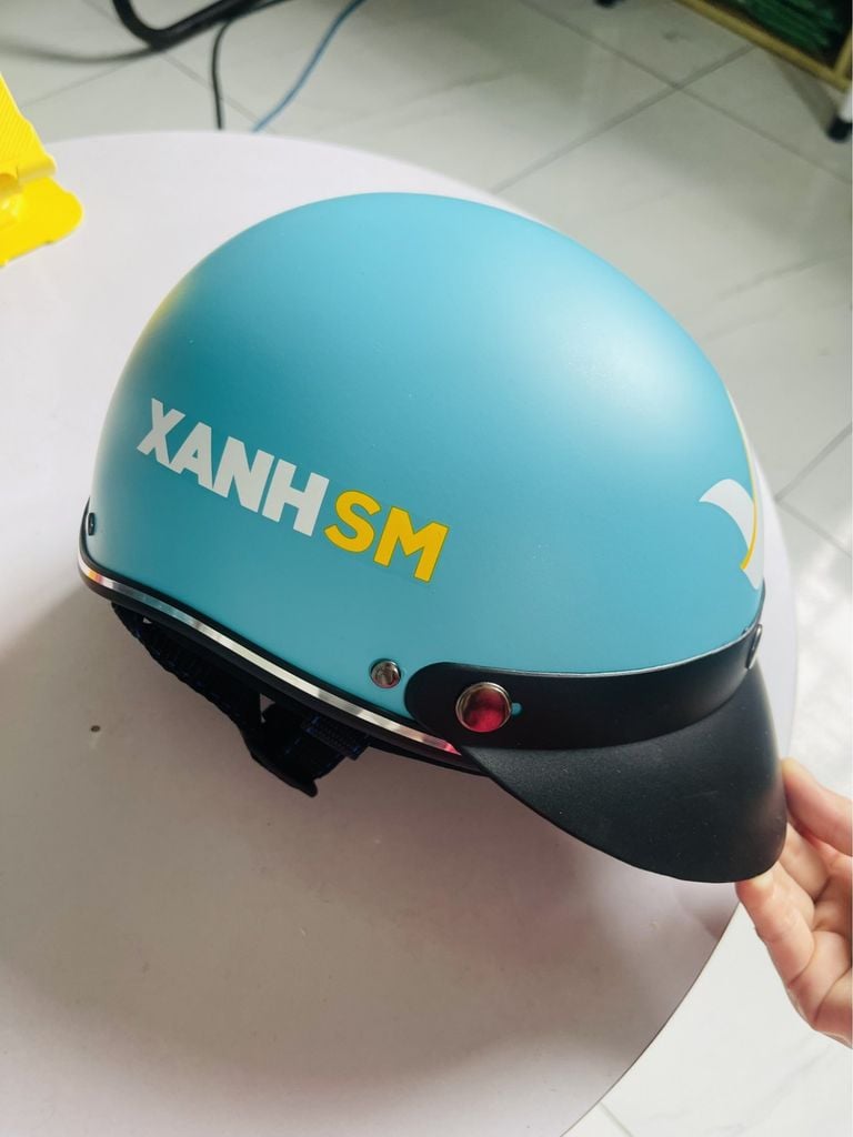 Nên thử nón bảo hiểm Xanh SM trước khi mua sử dụng