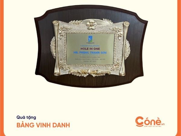 Doanh nghiệp có thể tặng kỉ niệm chương cho nhân viên ở các mốc thời gian làm việc nhất định