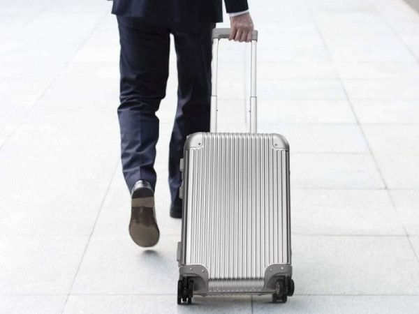 Nếu sếp cần di chuyển nhiều thì vali là lựa chọn phù hợp
