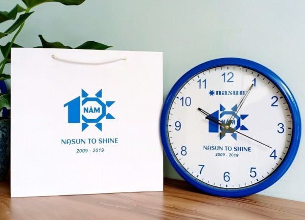 Đồng hồ in logo làm quà tặng
