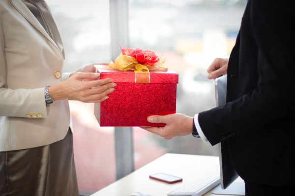 Ý nghĩa của việc tặng nhân viên quà Tết
