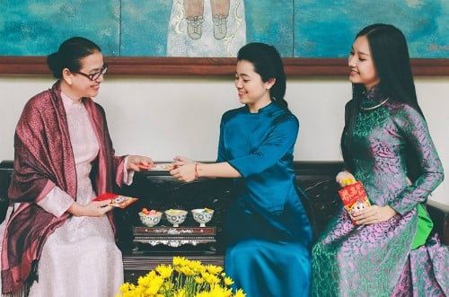 Những điều tốt lành trong văn hóa tặng quà của người Việt