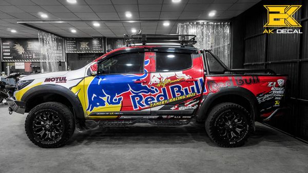 Tem xe bán tải Red Bull