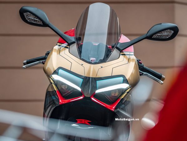 Ducati V4 Panigale lên tem trùm phong cách ” IRON MAN” Mark 85